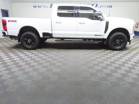 Used 2024 Ford F350 XLT w/ XLT Premium Package AWD/4WD image 2