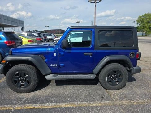 Used 2018 Jeep Wrangler Sport AWD/4WD image 2