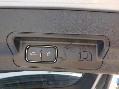 Used 2023 Ford Explorer XLT w/ Equipment Group 202A AWD/4WD image 7