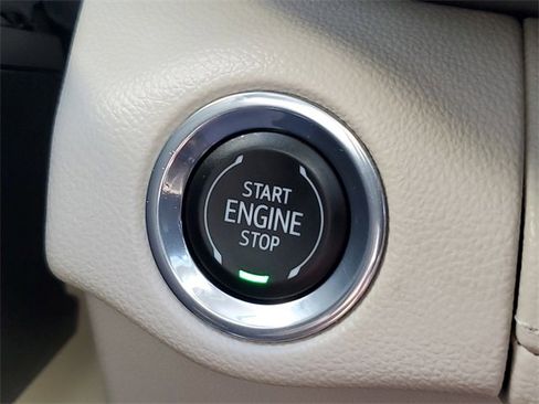 Certified 2023 Buick Envision Avenir image 18