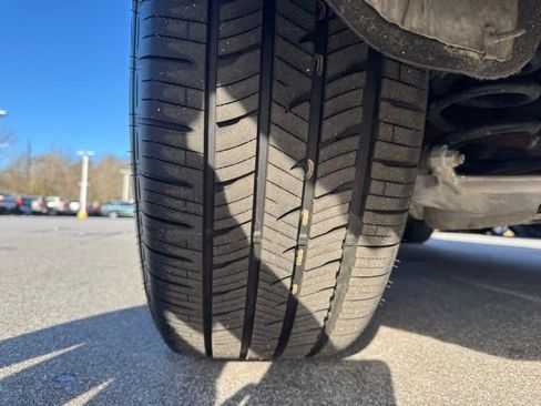 Used 2022 Ford Explorer XLT w/ Equipment Group 202A image 29