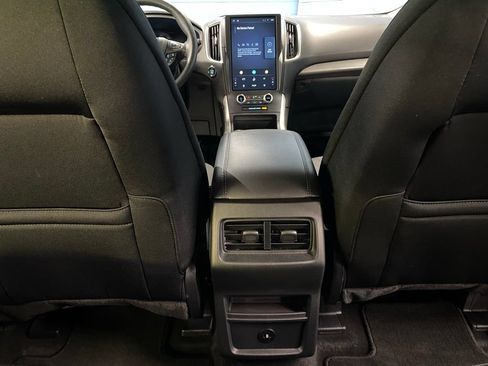 Used 2024 Ford Edge SE AWD/4WD image 40