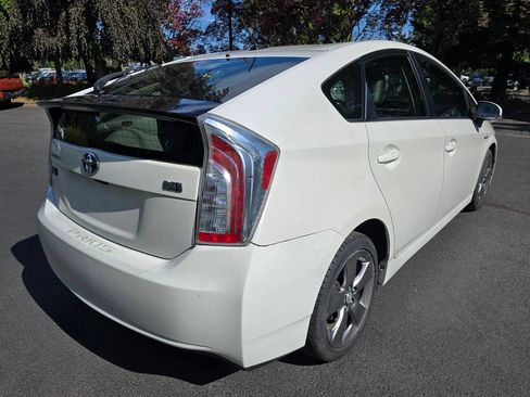 Used 2015 Toyota Prius Persona Series FWD image 4