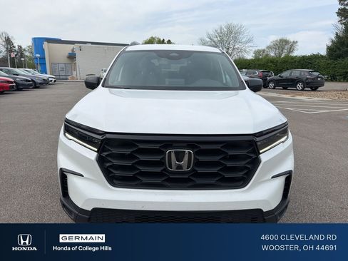 Used 2023 Honda Pilot Sport image 2