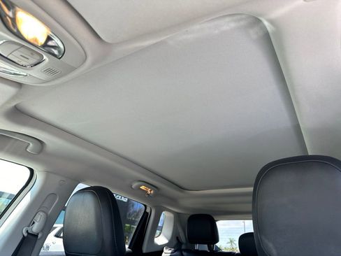 Used 2018 Jeep Compass Latitude w/ Popular Equipment Group AWD/4WD image 19
