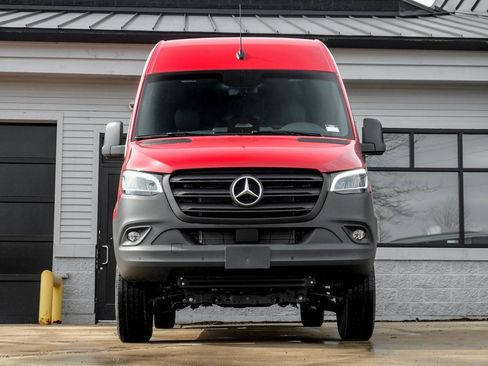 Used 2025 Mercedes-Benz Sprinter 2500 image 6