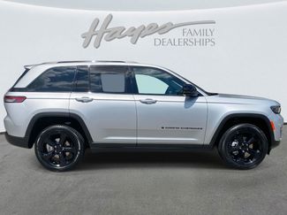 New 2025 Jeep Grand Cherokee Limited w/ Luxury Tech Group II video 3