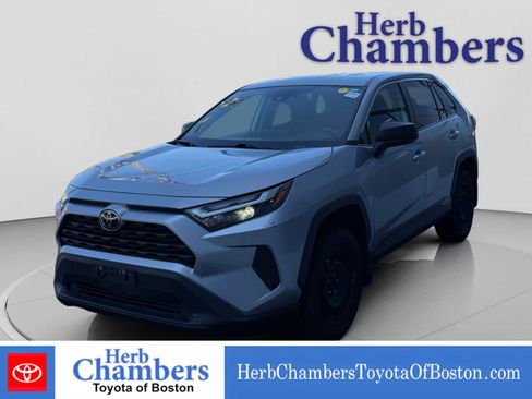 Used 2023 Toyota RAV4 LE AWD/4WD image 11