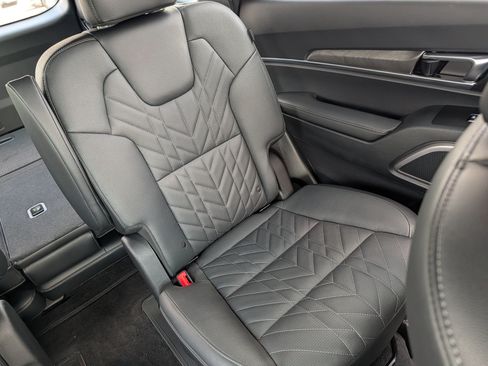 Certified 2025 Kia Telluride AWD image 14
