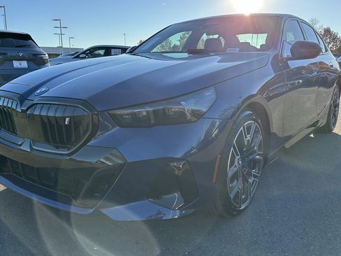 Certified 2025 BMW i5 xDrive40 w/ M Sport Package image 5