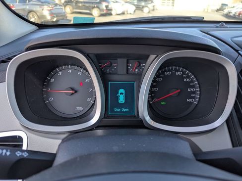 Used 2017 Chevrolet Equinox LT w/ Convenience Package image 19