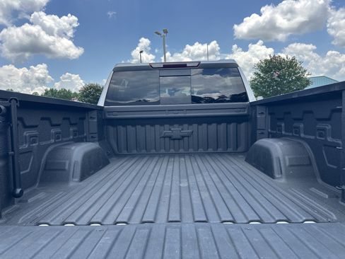 Used 2021 Chevrolet Silverado 1500 LT Trail Boss w/ Convenience Package II AWD/4WD image 18