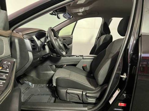 Certified 2021 Nissan Rogue S image 18