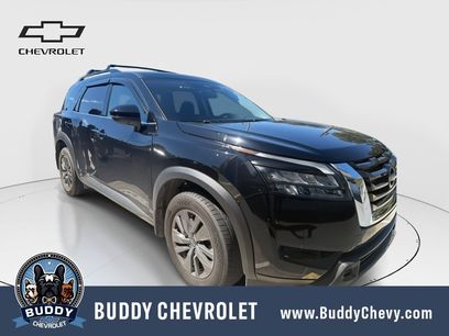 Used 2025 Nissan Pathfinder SV w/ SV Premium Package