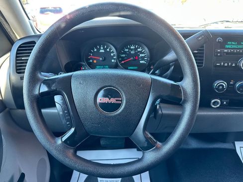 Used 2010 GMC Sierra 1500 W/T image 19