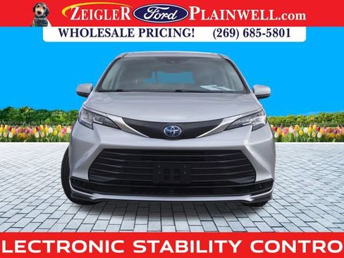 Used 2021 Toyota Sienna LE image 8