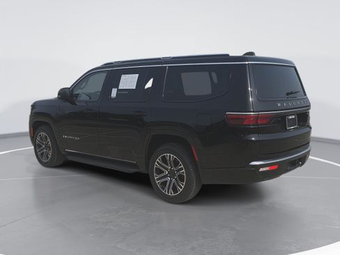 Used 2024 Jeep Wagoneer Series II AWD/4WD image 5