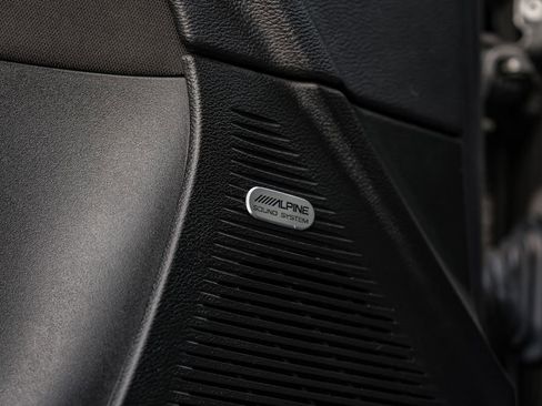 Used 2018 Dodge Challenger R/T image 39