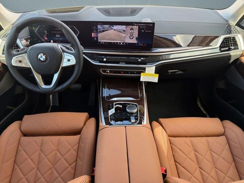 Used 2026 BMW X7 xDrive40i AWD/4WD image 16