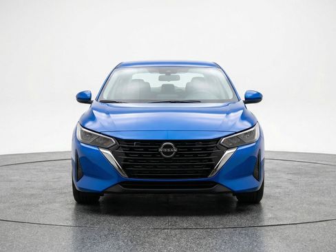 Used 2025 Nissan Sentra SV image 2