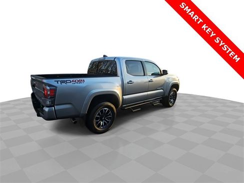 Used 2022 Toyota Tacoma TRD Sport image 8