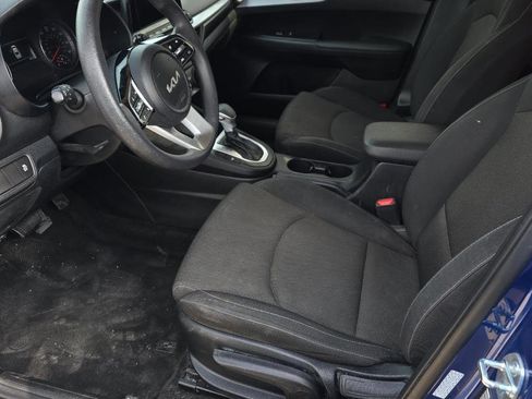 Used 2024 Kia Forte LXS image 3