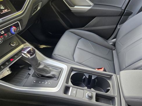 New 2025 Audi Q3 2.0T Premium image 21