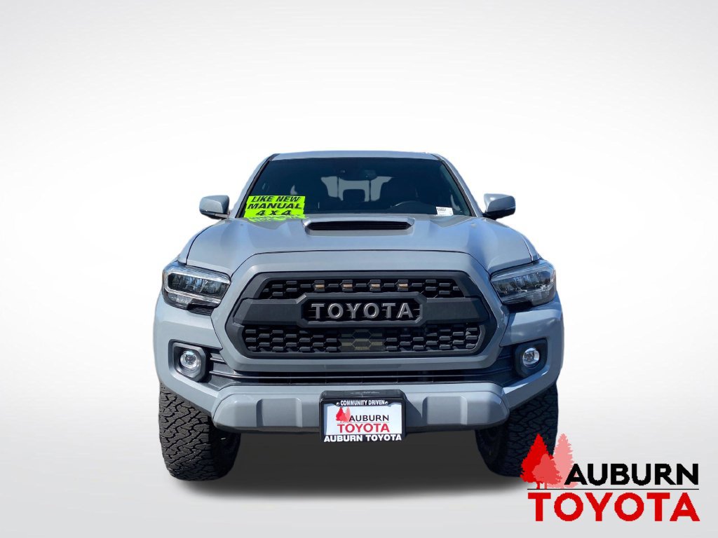 Used 2020 Toyota Tacoma TRD Sport w/ TRD Premium Sport Package AWD/4WD image 2
