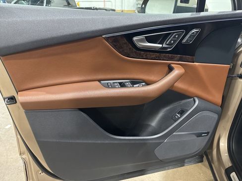 Used 2019 Audi Q7 3.0T Premium Plus image 13