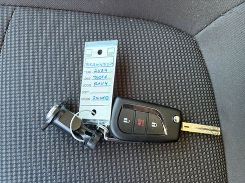 Used 2024 Toyota RAV4 LE AWD/4WD image 35