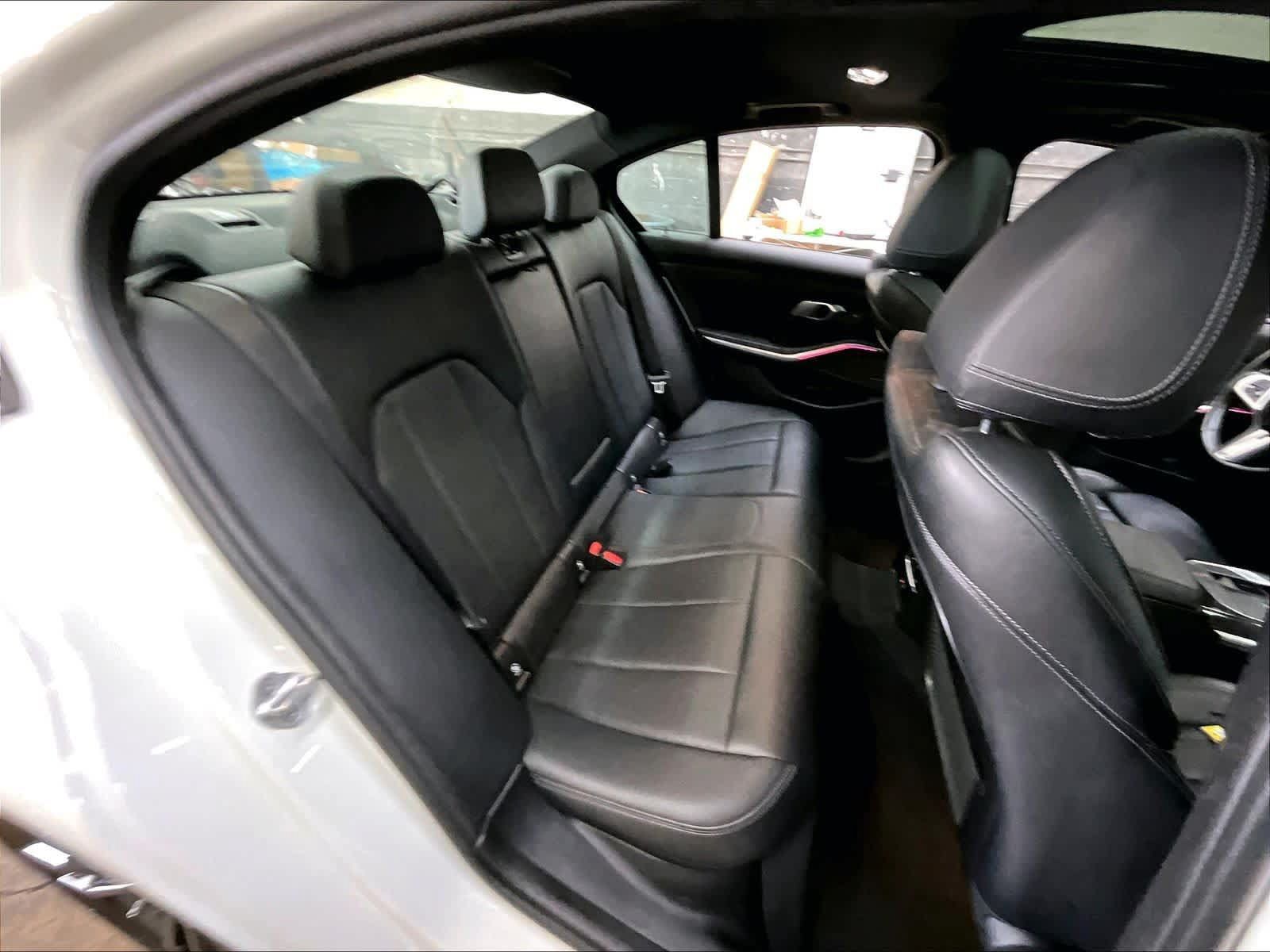 Used 2023 BMW 330i Sedan w/ M Sport Package RWD image 30