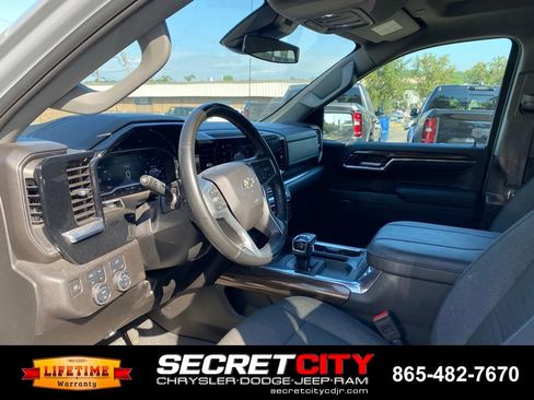 Used 2024 Chevrolet Silverado 1500 RST AWD/4WD image 12