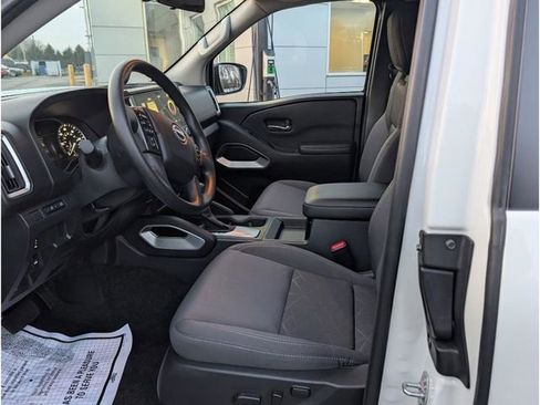 Certified 2025 Nissan Frontier SV image 13