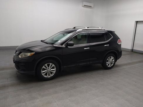 Used 2015 Nissan Rogue SV image 2