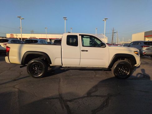 Used 2019 Toyota Tacoma SR w/ SX Package image 6