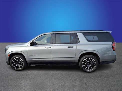 Used 2023 Chevrolet Suburban RST image 7