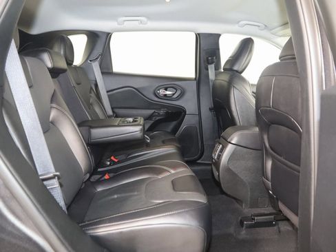 Used 2023 Jeep Cherokee Altitude Lux image 13