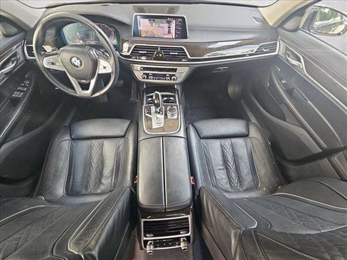 Used 2022 BMW 740i w/ Premium Package image 16