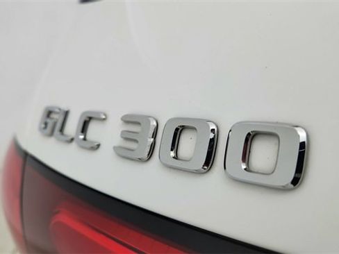 Used 2024 Mercedes-Benz GLC 300 4MATIC w/ AMG Line image 17