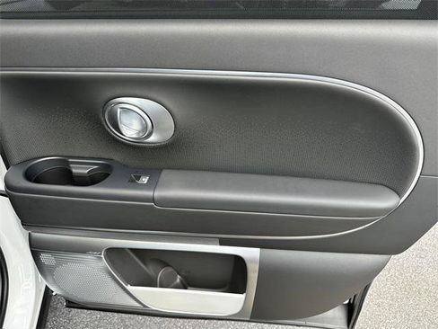 New 2026 Hyundai Ioniq 9 Calligraphy image 15