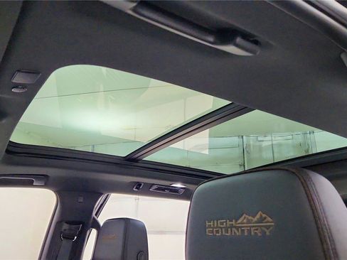 Used 2023 Chevrolet Tahoe High Country AWD/4WD image 23
