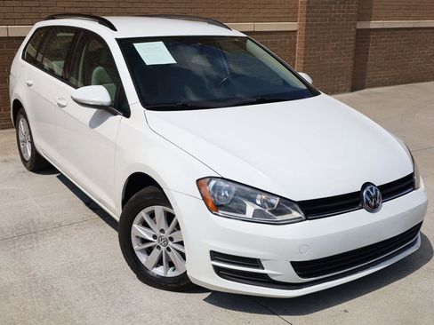 Used 2016 Volkswagen Golf S image 7
