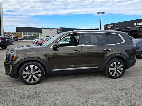Used 2022 Kia Telluride S image 4