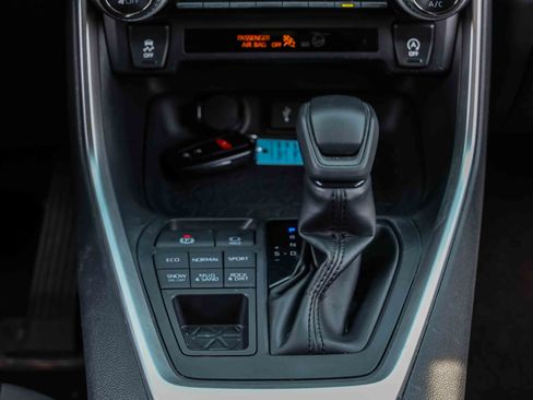 Used 2020 Toyota RAV4 XLE w/ All Weather Liner Package AWD/4WD image 13