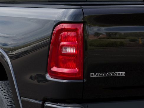 New 2025 RAM 1500 Laramie AWD/4WD image 40