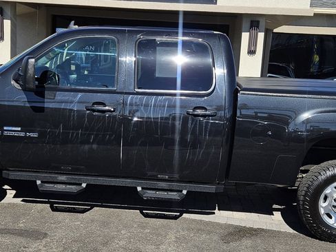 Used 2009 GMC Sierra 2500 SLT w/ SLT Convenience Package AWD/4WD image 3