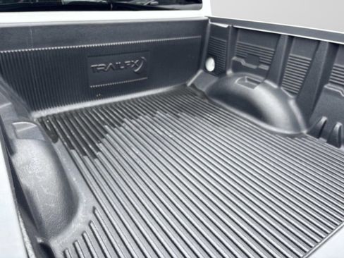 Used 2019 GMC Canyon SLE image 12