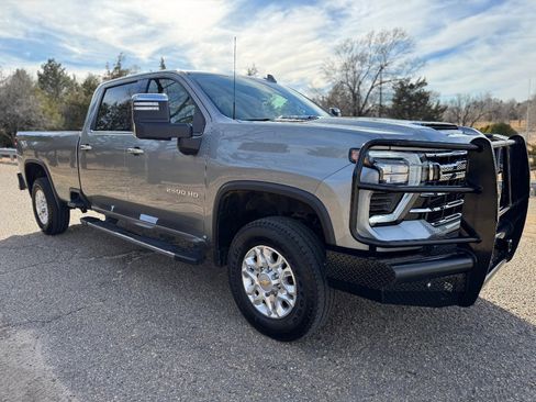 Used 2024 Chevrolet Silverado 2500 LTZ w/ LTZ Plus Package image 3