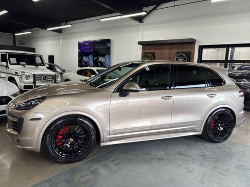 Used 2016 Porsche Cayenne GTS AWD/4WD image 4