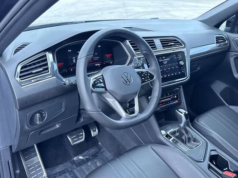 Used 2024 Volkswagen Tiguan SE R-Line FWD image 13